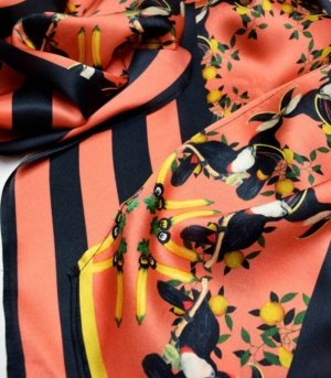 Echarpe en soie Toucan birman Saumon