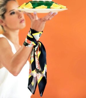 Foulard en soie PINEAPPLE & PRAWNS NAVY