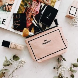 trousse de maquillage rose poudré