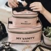 trousse de maquillage rose poudré
