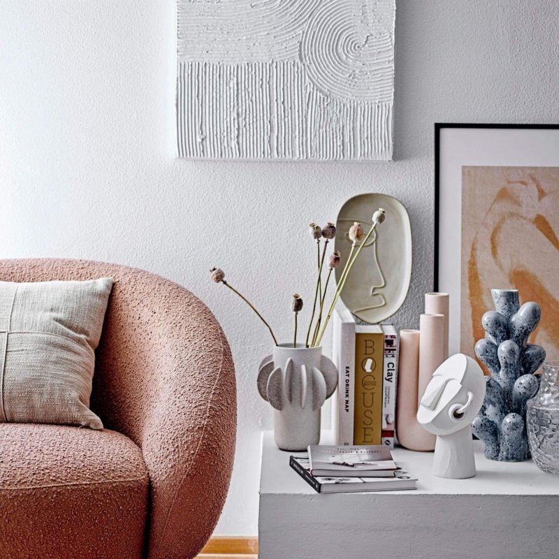 vase sculpture